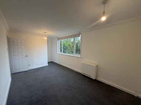 1 bed Flat to rent Image 4
