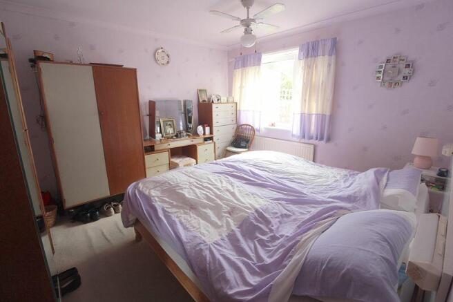 Living Room / Bedroom 2