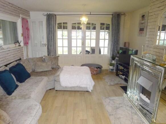 Lounge/Dining Room