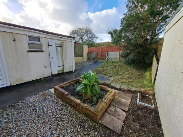 Rear garden 1.jpg