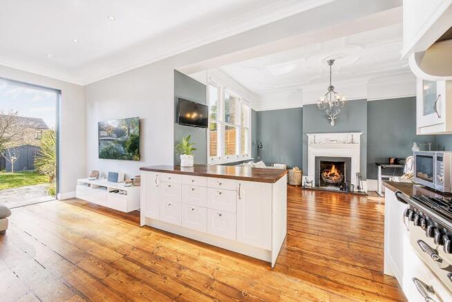 Open-Plan Kitchen/Living Spaces