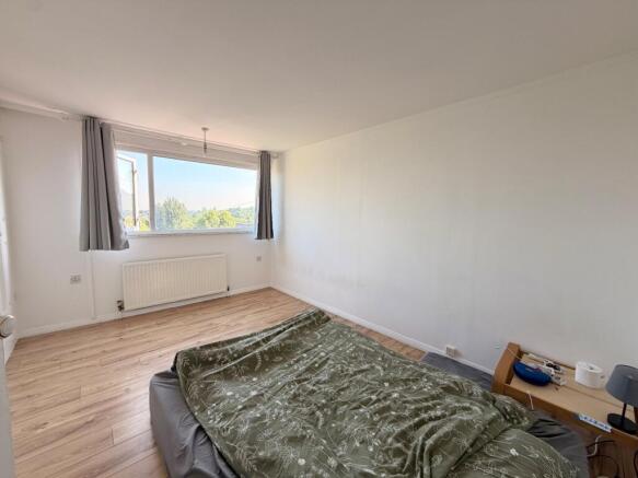 3 bed House to rent Image 6