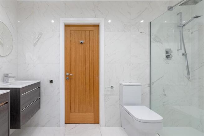 Jack and Jill En Suite