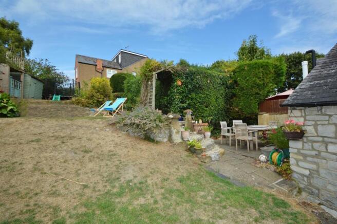 EVENUNDER COTTAGE,  KINETON (REAR GARDEN)  resize.