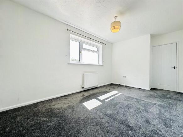 3 bed Terraced to rent Image 6