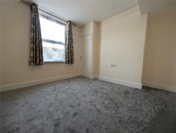 1 bed Apartment to rent Image 5