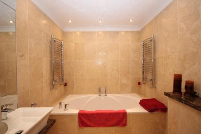 Photo 10