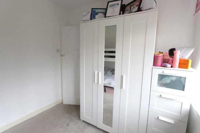 4. Bedroom 2 (1).JPG