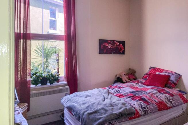 Flat 8, Halswell Court, 22-24 Totnes Road, Paignton, TQ4 5JZ