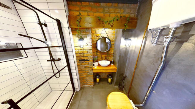 5 bed House to rent Image 5