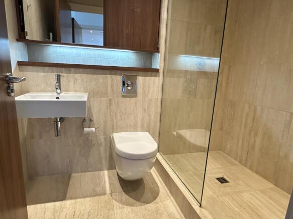 2 bed Apartment to rent Image 8