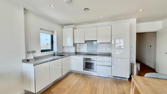 Meridian Walk, E14 (Two Bedrooms for sale near Can