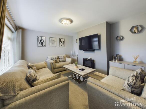 CAM03852G0-PR0175-STILL006