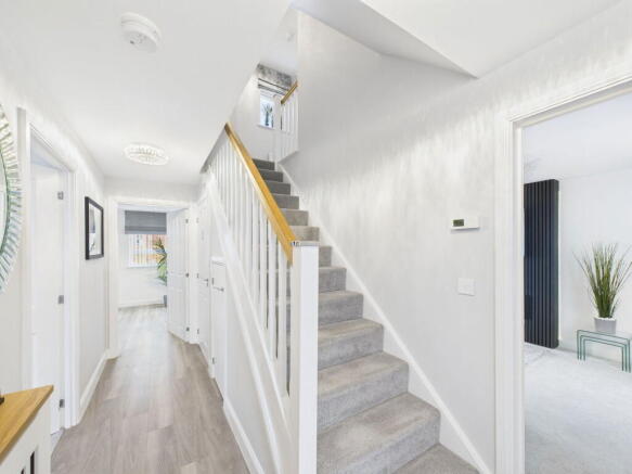 4 bed Detached for sale Image 9