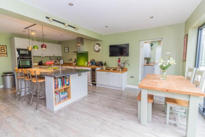 Kitchen / Breakfast