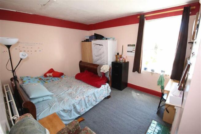 Bedroom 1: