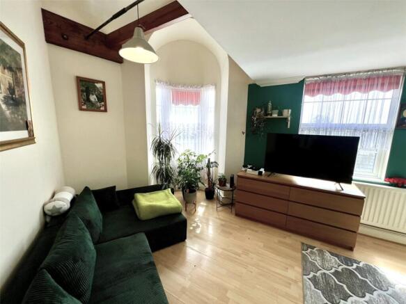 Living Room/Bed 3