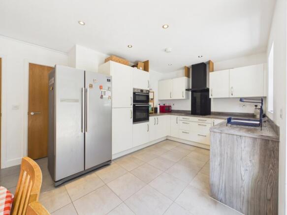 4 bed Detached for sale Image 4
