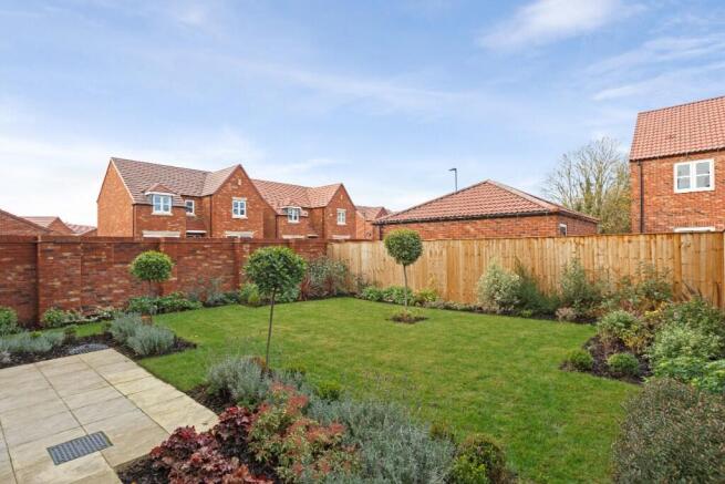 4 bed Detached for sale Image 9
