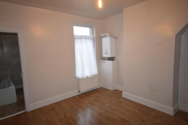 BEDROOM 2