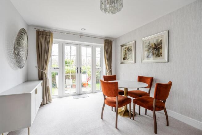 Apartment 21 Ravenshaw Court_8.jpg