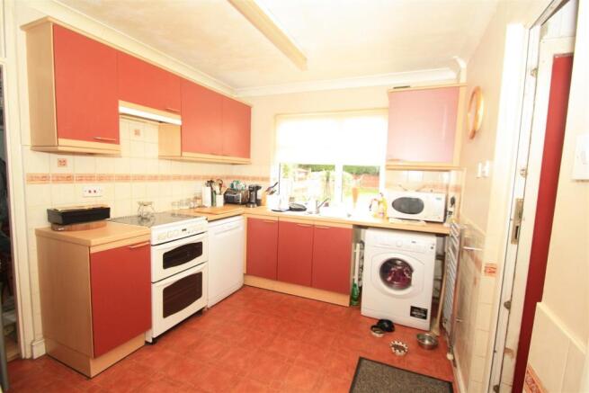 65 Oakwood Drive kitchen.JPG