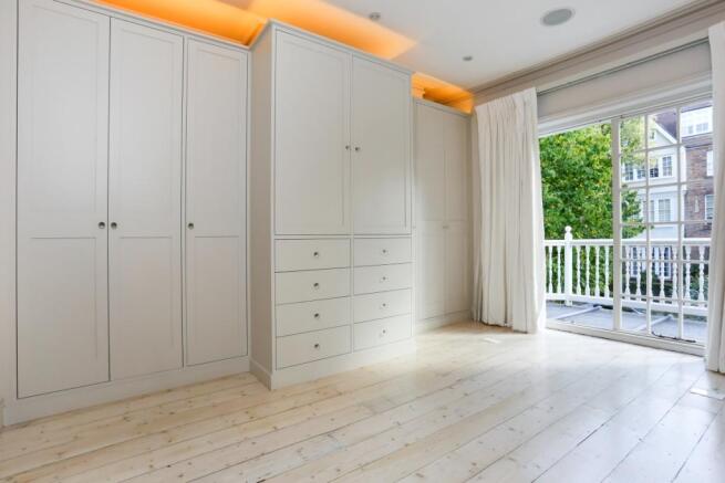 7 Woodstock Road,...