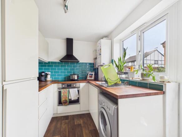 CAM01740G0-PR0461-STILL010