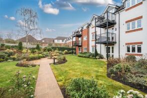Flat 10, 36 Colebrooke Lodge, Prices Lane, Reigate RH2 8EE