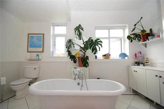 3 bed Terraced for sale Image 7