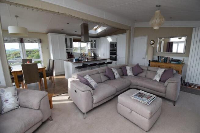 Living Room Area (3).JPG