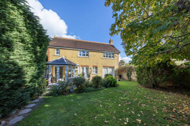 Garden to House