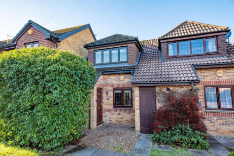 Rokes Place, Yateley, Hampshire, GU46