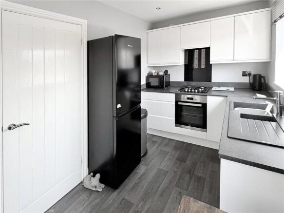 2 bed Semi-Detached for sale Image 5