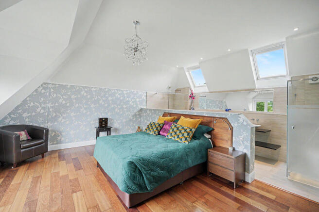 4 bed Detached for sale Image 12
