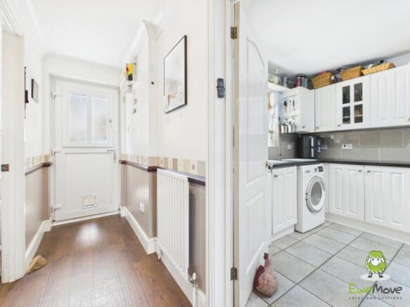 EweMove Estate Agents Basingstoke - Clere Gardens