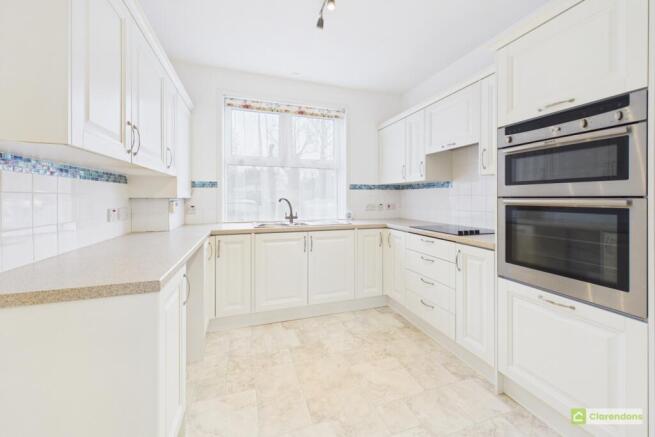 CAM02528G0-PR0434-STILL006