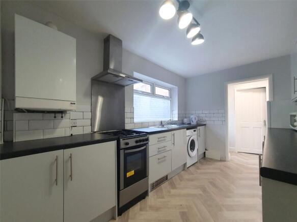 3 bed Terraced to rent Image 6