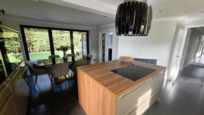 KITCHEN / DINER