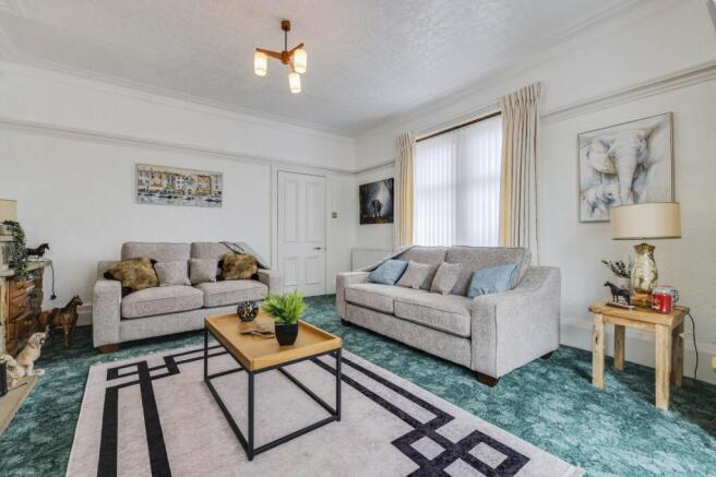 5 bed Detached for sale Image 10
