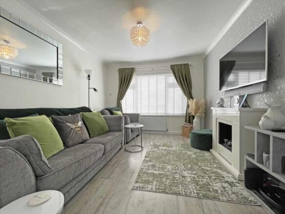 Rydal Close 5 - Lounge Front.jpg