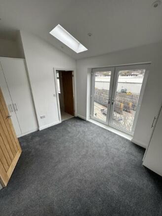 4 bed House for sale Image 8