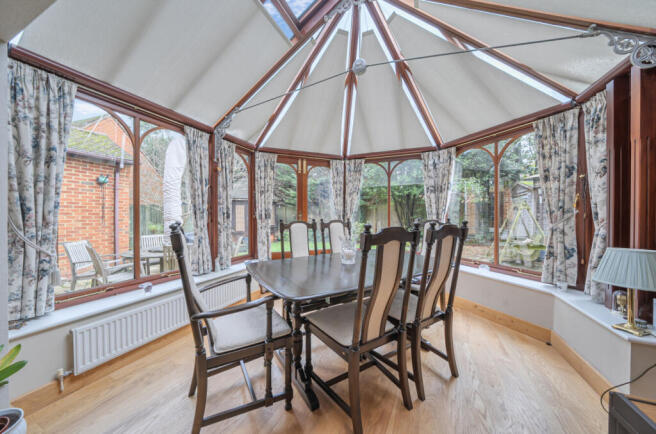 1385387-2-6932fab...