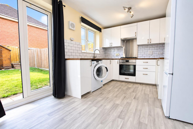 KITCHEN / BREAKFAST ROOM