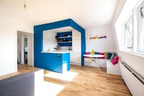Flat C, 52, Kempshott Road, London SW16 5LH