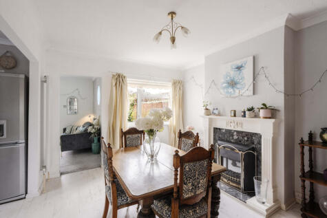 Vale Close, Brentwood, CM15
