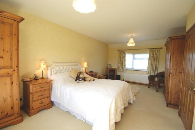 Garden Cottage - bed 1a.jpg