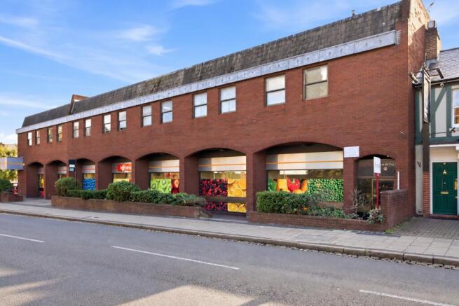 1-bed flat on Victoria Street, St. Albans, Hertfordshire, AL1, £225,000