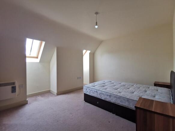 2 bed Apartment to rent Image 5
