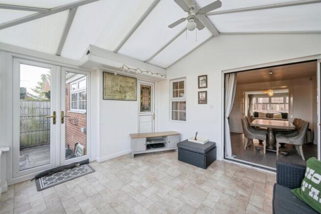 4 bed Detached for sale Image 6